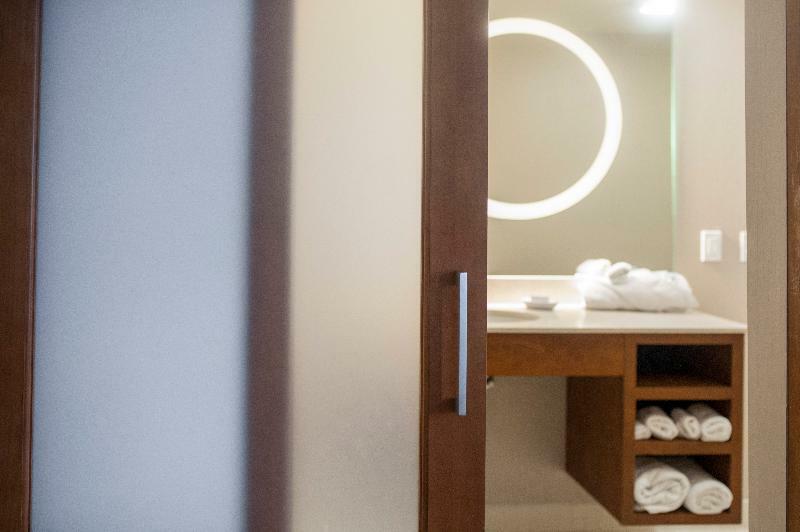 Springhill Suites By Marriott Cincinnati Midtown Exteriér fotografie